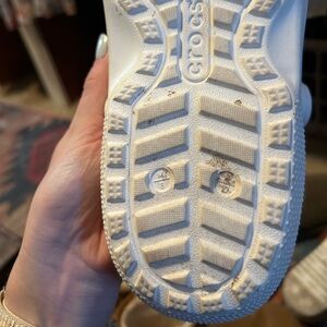 Women’s size 10 fleece lined crocs